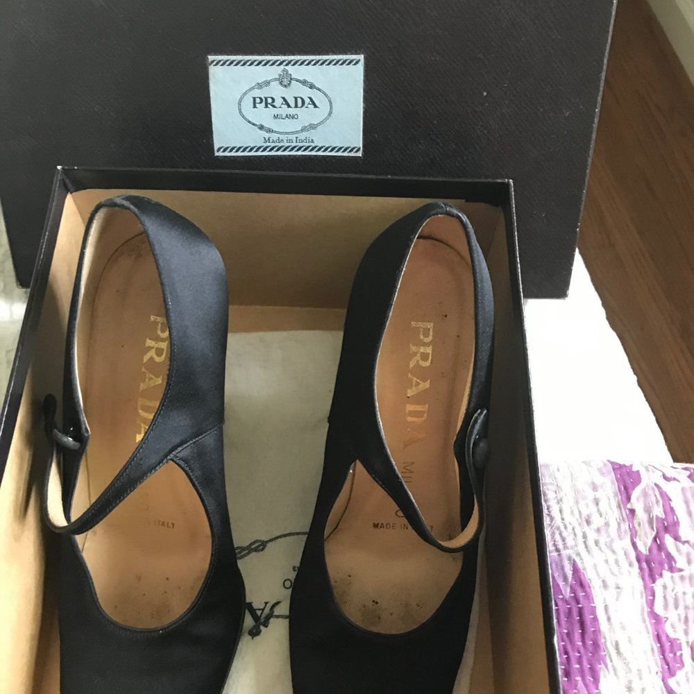 VINTAGE PRADA Flapper-style Mary Jane pumps size 6.5: from 1st US season